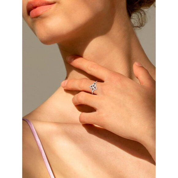 🆕 Women Silver Triquetra Celtic Knot Promise Ring Sterling Passed Strict Skin - Picture 3 of 7